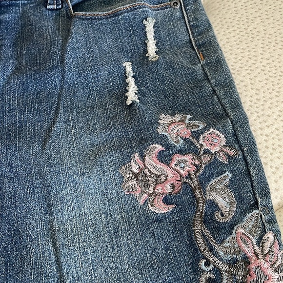 Cleo embroidered jeans - Picture 4 of 10